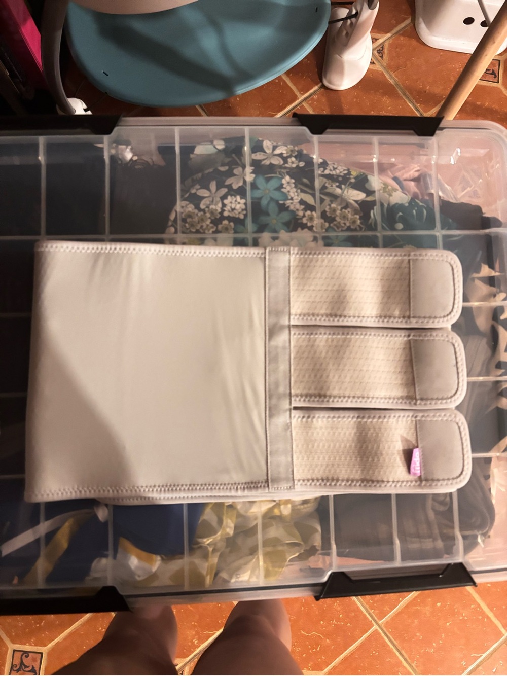 OPEN BOX - Frida Mom postpartum girdle - Light Gray - belly binder - Picture 3 of 3